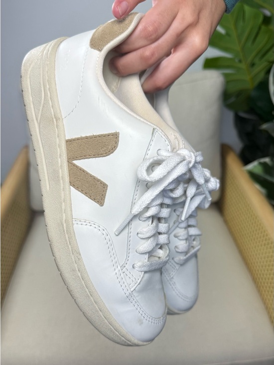 Veja V-12 LEATHER WHITE DUNE Sneakers  Women’s size 7 - Picture 6 of 10